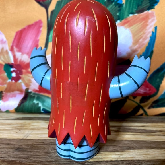 Tim Biskup 4" Red Helper 2003 Critterbox RARE - Picture 10 of 14